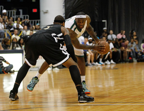 抢占有利位 抢占有利位