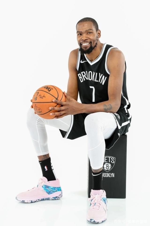 佩奇目前球 佩奇目前球