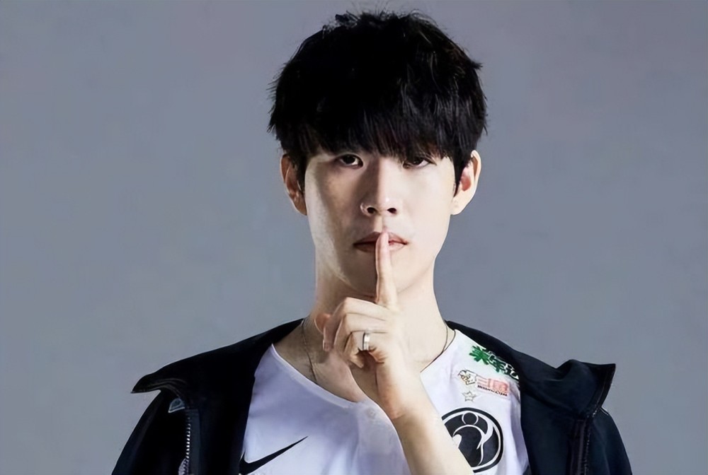 据优势的一 据优势的一